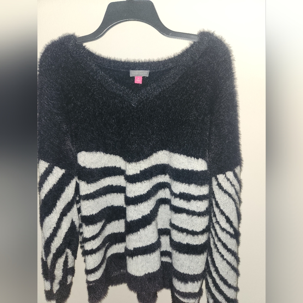 Vince Camuto - zebra sweater